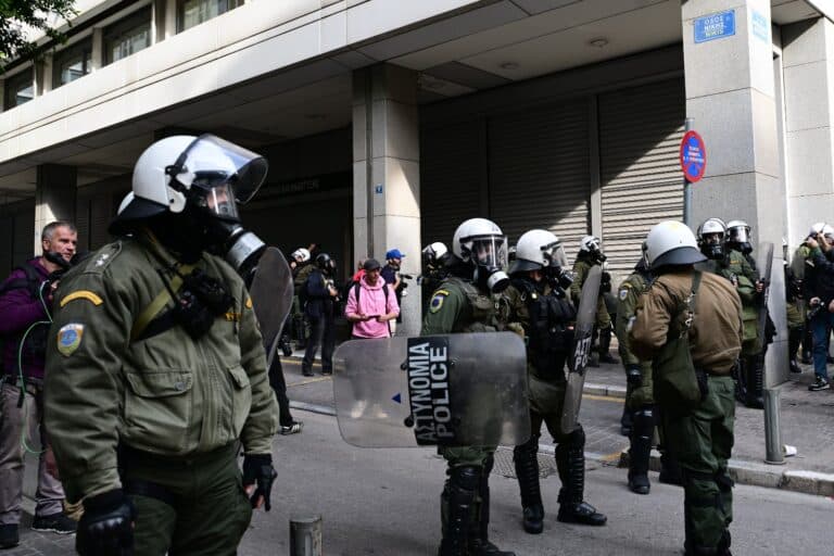 Τέμπη: Το προφίλ του 50χρονου που συνελήφθη από την Κρατική Aσφάλεια και τα μέτρα «Πολυτεχνείου» για τη συγκέντρωση της Παρασκευής