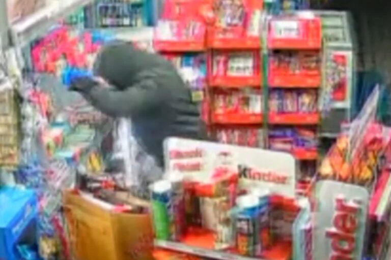 Δάφνη: Απόπειρα ληστείας με μαχαίρι σε περίπτερο – Τραυματίστηκε ο υπάλληλος (βίντεο)