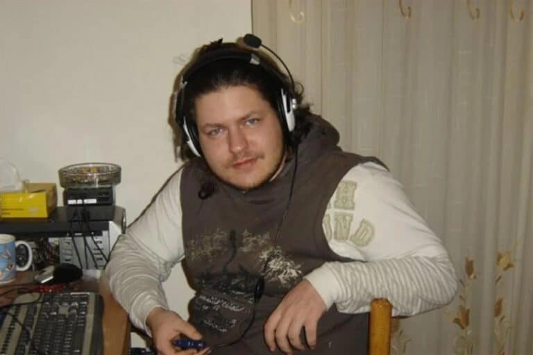 Σαν σήμερα δολοφονήθηκε ο Κωστής Πολύζου από την μητέρα του και τον πατριό του