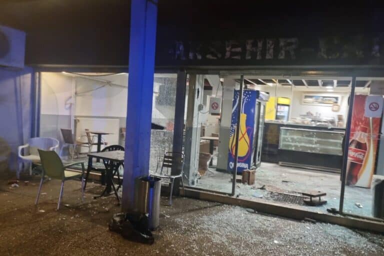 Γαλλία: Επίθεση με χειροβομβίδα σε μπαρ στη Γκρενόμπλ – 12 τραυματίες, οι δύο σοβαρά (βίντεο)