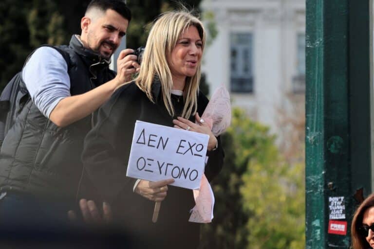 Καρυστιανού στην Πρόεδρο Αρείου Πάγου: «Εμείς προστατεύουμε τη Δημοκρατία από υποκριτές»