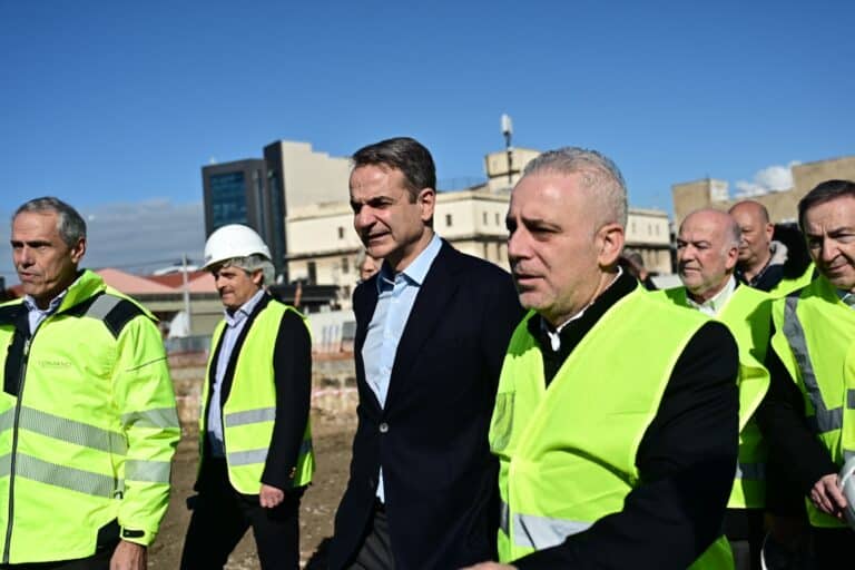 Ο Κυριάκος Μητσοτάκης στον Πειραιά: Επισκέφθηκε το εργοτάξιο του Δικαστικού Μεγάρου