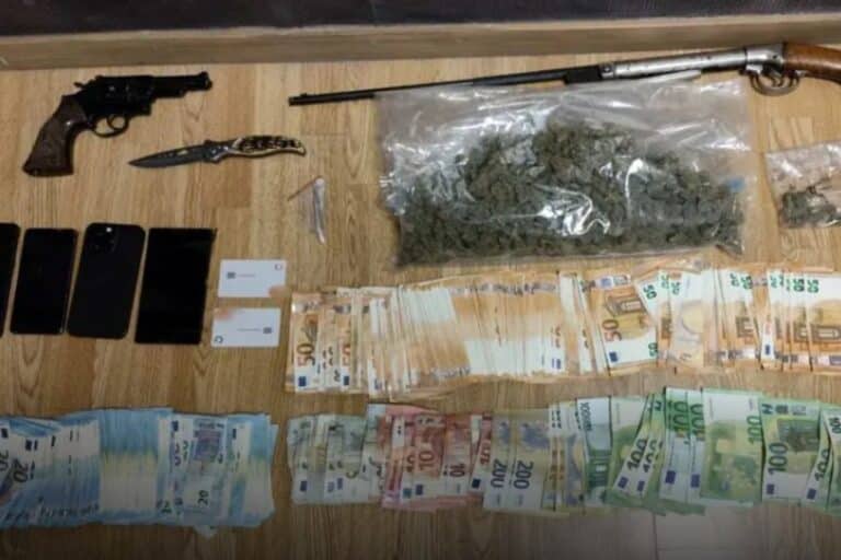 Συνελήφθησαν τρία άτομα που διακινούσαν ναρκωτικά σε περιοχές της Αττικής