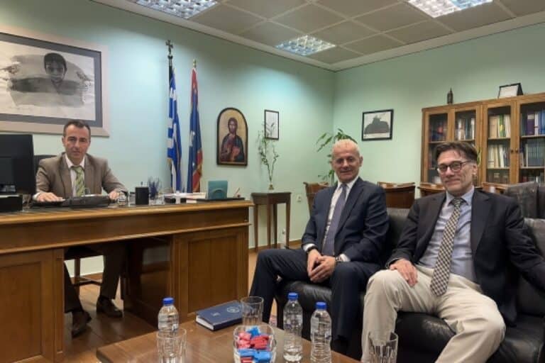 ΠΟΑΣΥ και Ένωση Δικαστών & Εισαγγελέων συμφώνησαν σε κοινές δράσεις για την επαναφορά του 13ου και του 14ου μισθού