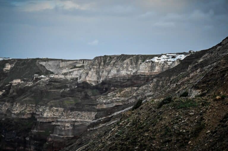 Λέκκας για τον σεισμό 5 Ρίχτερ στη Σαντορίνη: «Είναι πολύ μικρός για να είναι ο κύριος» – Εγκαταλείπουν οι κάτοικοι το νησί 