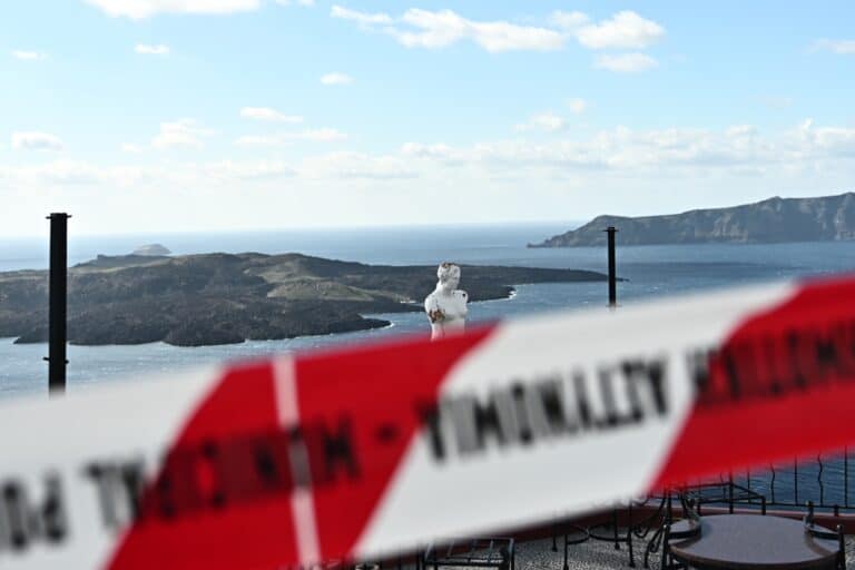 Σαντορίνη: Σε κατάσταση έκτακτης ανάγκης κηρύχθηκε ο Δήμος Θήρας