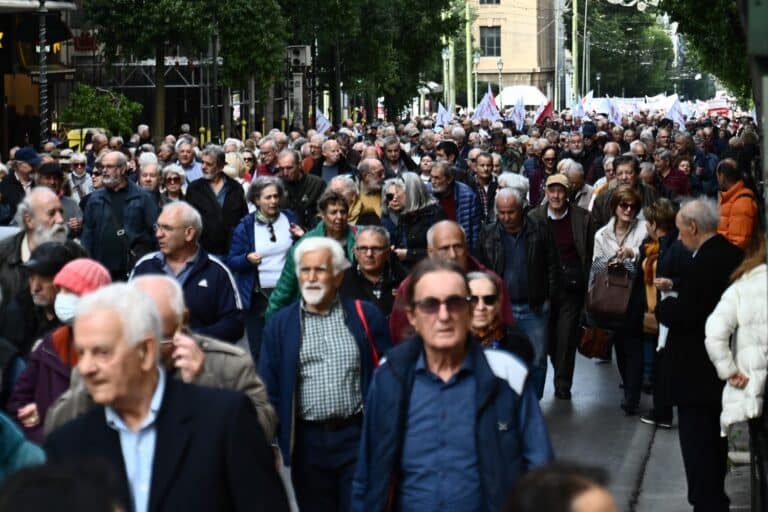 Πότε αναμένεται να καταβληθούν οι συντάξεις Δεκεμβρίου – Οι πιθανές ημερομηνίες