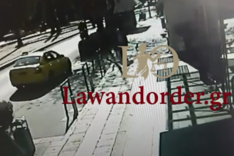 Αθήνα: Η στιγμή που ο οδηγός ταξί παρασέρνει πελάτη για να τον ληστέψει – Πώς έκλεβε τα PIN από τους λογαριασμούς (βίντεο)