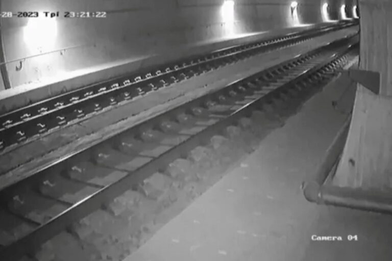 Τέμπη: Νέα βίντεο με την εμπορική αμαξοστοιχία δευτερόλεπτα πριν τη σύγκρουση – Τα ερωτήματα και οι επόμενες κινήσεις