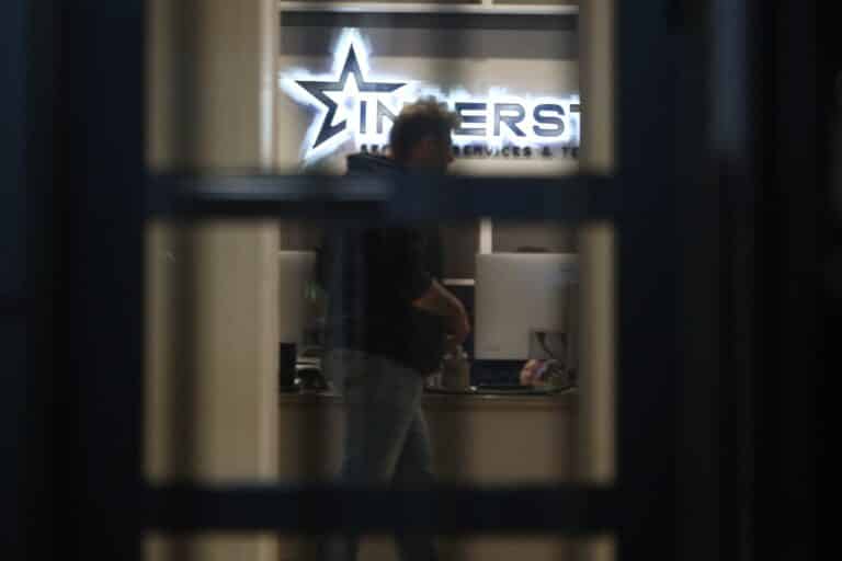 Τέμπη: Η ΕΛ.ΑΣ κατέσχεσε τους σκληρούς δίσκους της εταιρείας που κατέθεσε τα νέα βίντεο με την εμπορική αμαξοστοιχία! (βίντεο)