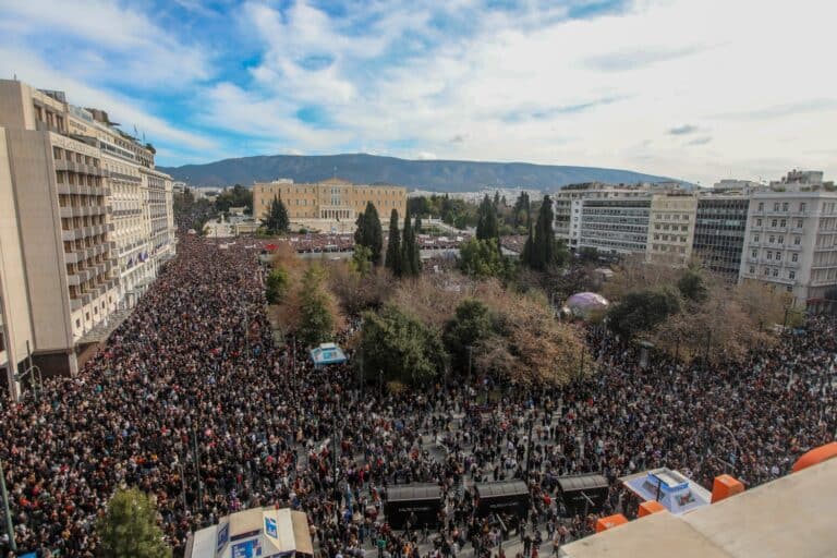 Συλλαλητήριο για τα Τέμπη: Δρακόντεια τα μέτρα της ΕΛ.ΑΣ. με «Αίαντες», drones και 6.500 αστυνομικούς – Σε επιτήρηση χούλιγκαν και αντιεξουσιαστές