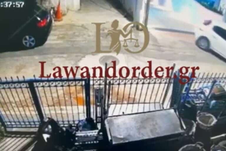 Ψυχικό – Βίντεο ντοκουμέντο: Η στιγμή που ο εκτελεστής και ο συνεργός του μπαίνουν στο γκαράζ και απομακρύνουν τα οχήματα