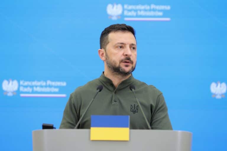 Η Ρωσία κατά του Ζελένσκι: «Προσπαθεί να δείξει στους Ευρωπαίους ότι είναι πολύ γενναίος στρατιώτης»