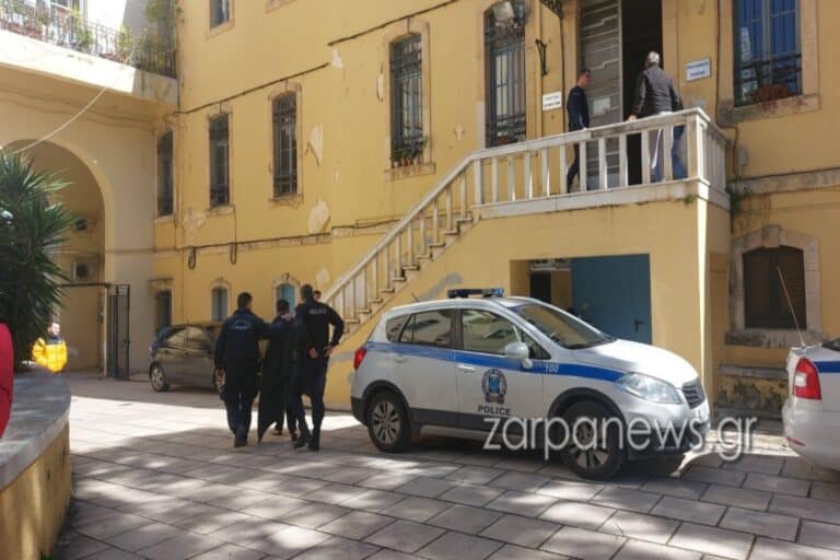 Χανιά: 46χρονος σε κατάσταση αμόκ μπήκε στο αστυνομικό μέγαρο με τσεκούρι και ψαροντούφεκο