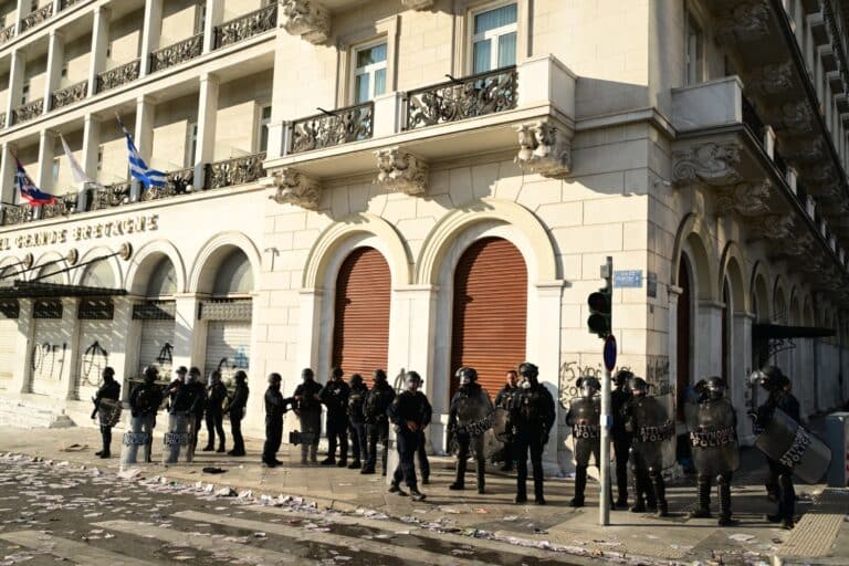 Δημογλίδου για Σύνταγμα: «Κάποια στιγμή τα άτομα που προκαλούσαν επεισόδια ξεπέρασαν τα 1.000» (βίντεο)