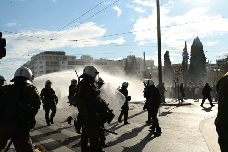 Λατινοπούλου: «Ο Χρυσοχοΐδης έπρεπε ήδη να έχει υποβάλει την παραίτησή του» (βίντεο)