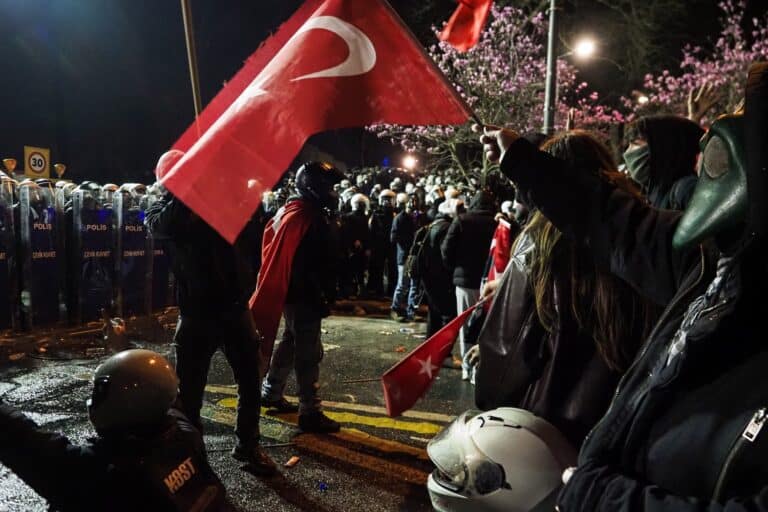 Τουρκία: Συνεχίζονται οι διαδηλώσεις για τον Ιμάμογλου – Νέο κάλεσμα από το CHP