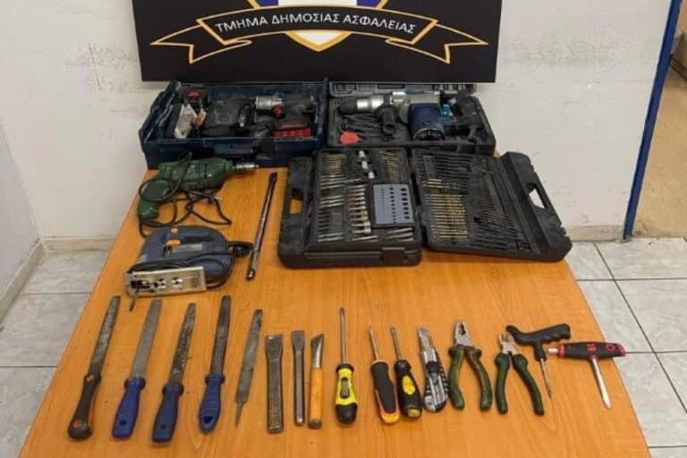 Ηλιούπολη: Αστυνομικοί συνέλαβαν επ’ αυτοφώρω 62χρονο που προσπαθούσε να διαρρήξει φορτηγό