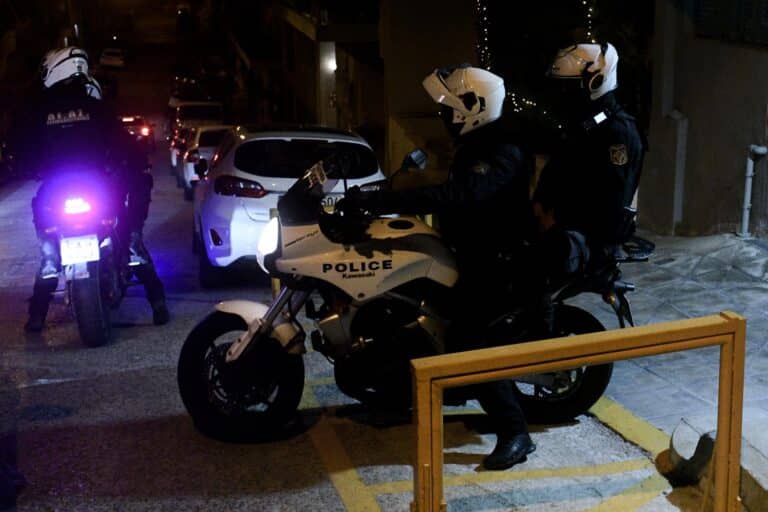 Θεσσαλονίκη: Ληστεία σε πρακτορείο τυχερών παιχνιδιών – Απείλησε την υπάλληλο με μαχαίρι και άρπαξε χρήματα