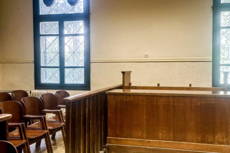 Νίσυρος: Στο εδώλιο ξανά ο 62χρονος αρχαιοφύλακας που κατηγορείται για κακουργηματικές πράξεις σε βάρος ανηλίκων