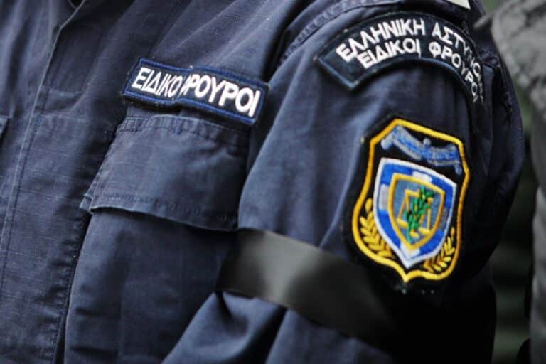 Έρχονται τα φύλλα πορείας για τους 300 νέους ειδικούς φρουρούς: Ενισχύονται τα υποστελεχωμένα Α.Τ. της Αττικής – Πού θα τοποθετηθούν