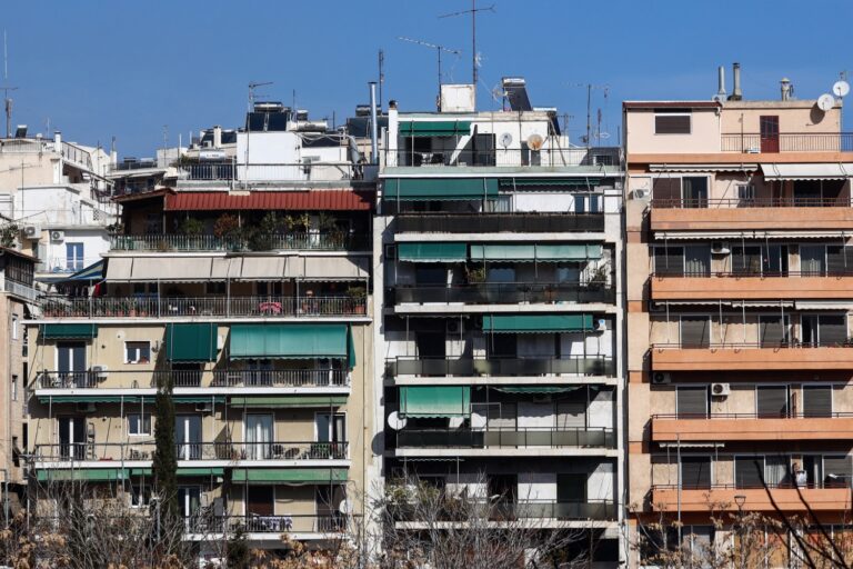ΕΝΦΙΑ 2025: Αναρτήθηκαν τα εκκαθαριστικά – Σε 12 δόσεις θα μπορούν φέτος να πληρώνουν 7 εκατ. ιδιοκτήτες