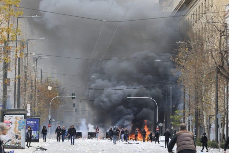 Καλλιακμάνης για τα χθεσινά (28/2) επεισόδια: «Έγιναν επιχειρησιακά λάθη από την Αστυνομία» (βίντεο)