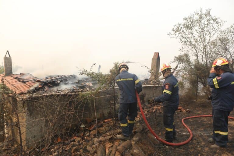 Αλεξανδρούπολη: Στήριξη 31.868 ευρώ σε 10 πληγείσες οικογένειες από την πυρκαγιά του 2023