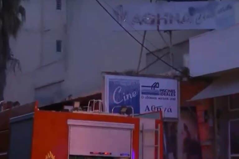 Φωτιά σε κινηματογράφο στο Χαλάνδρι – Προκλήθηκαν υλικές ζημιές (βίντεο)