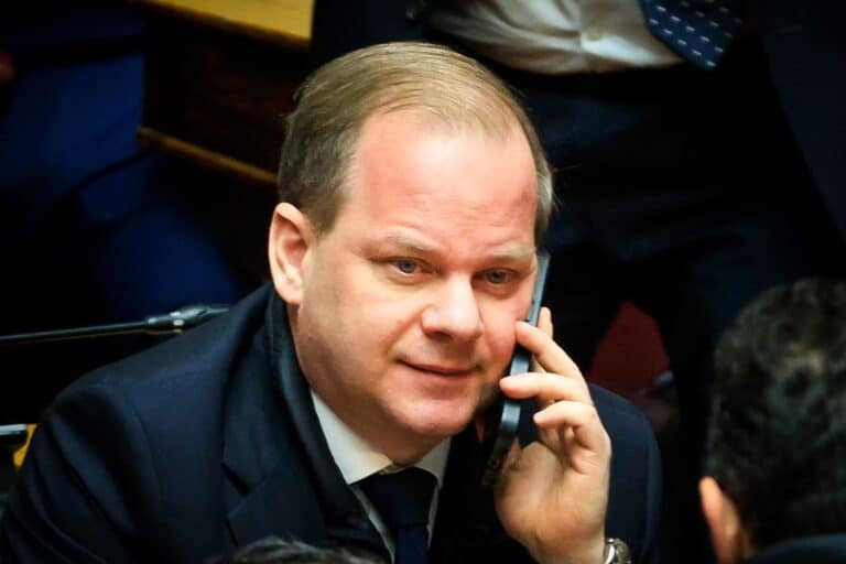 Γιάννης Λοβέρδος «αδειάζει» Καραμανλή για τα Τέμπη: «Εγώ θα αποσυρόμουν από την πολιτική» (βίντεο)