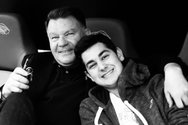 Αλέξης Κούγιας: Το ευχαριστώ του γιου του για τη στήριξη που έλαβε μετά τον θάνατο του πατέρα του – «Λύγισα» (εικόνα)