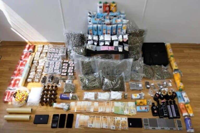 Οι «ναρκωχυμοί», οι εύποροι διακινητές και η… μεταφορά κόκας στα Νότια Προάστια