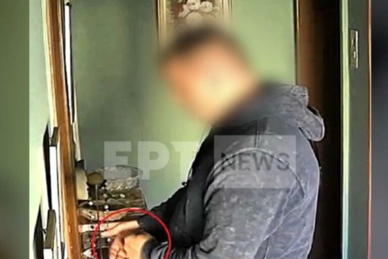 Νέα Φιλαδέλφεια: Η στιγμή που 47χρονος Ρουμάνος διαρρήκτης προσπαθεί να «μπουκάρει» σε διαμέρισμα