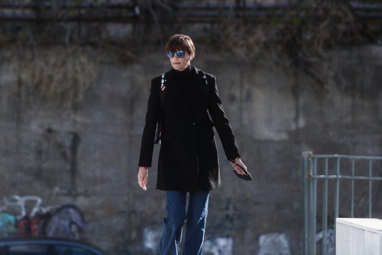 Παπαχαραλάμπους – Παπούλια: Στη δημοσιότητα τα χειρόγραφα σημειώματα που είχαν στείλει στον Πέτρο Φιλιππίδη (βίντεο)