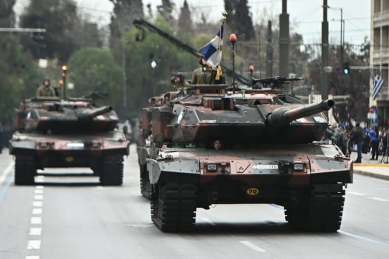 25 Μαρτίου: «Τρέμει» η γη από τα τεθωρακισμένα οχήματα του Μηχανοκίνητου Πεζικού (βίντεο)