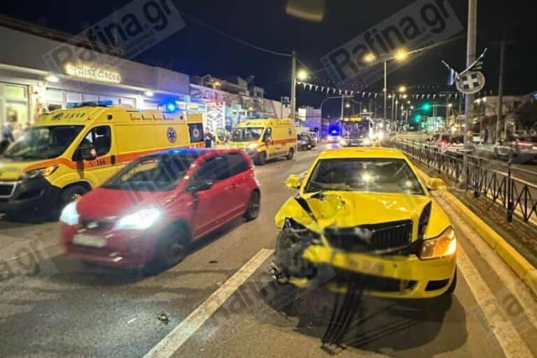 Πικέρμι: Η στιγμή που το ταξί καρφώνεται πάνω σε αυτοκίνητα – «Θα μπορούσαμε να είχαμε σκοτωθεί»