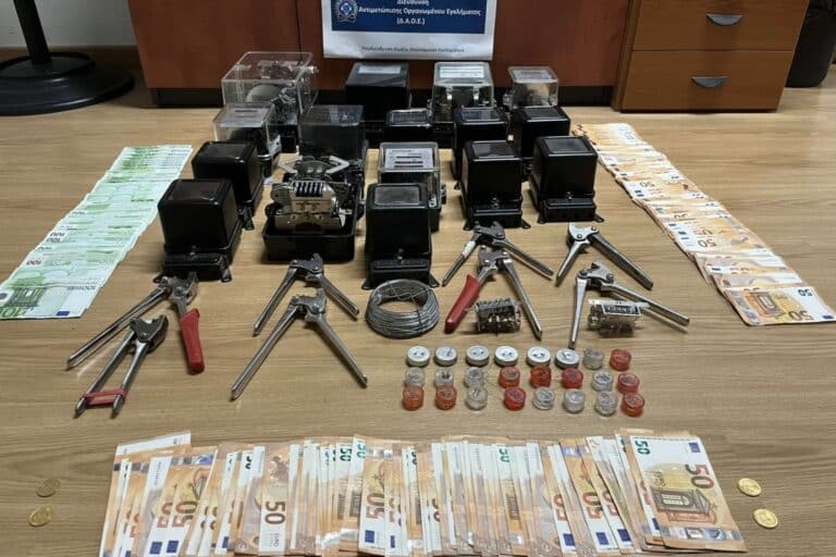 Συνελήφθησαν πέντε άτομα από το ελληνικό FBI για ρευματοκλοπές σε περιοχές της Αττικής – Δρούσαν ως «τεχνικοί»