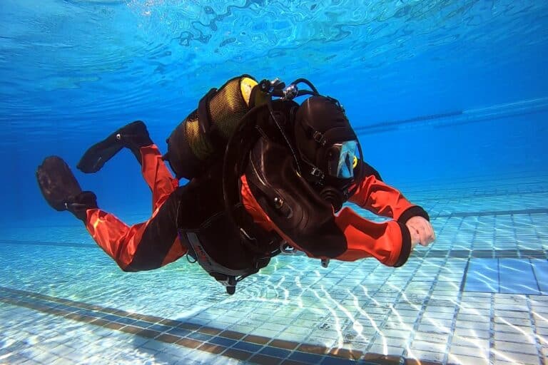 ΕΜΑΚ: Εννέα πυροσβέστες ολοκλήρωσαν την πιστοποίηση τους ως Ειδικοί Δύτες Διασώστες Επιπέδου Δύο