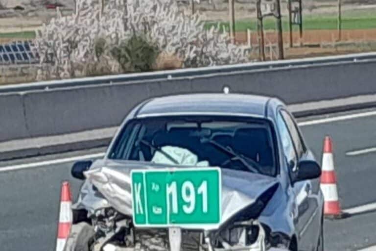 Σοκαριστικό τροχαίο: Οδηγός μπήκε στο αντίθετο ρεύμα της Εγνατίας και συγκρούστηκε μετωπικά με ΙΧ – Στο νοσοκομείο δύο άτομα (εικόνες & βίντεο)