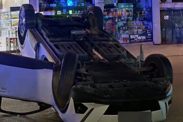 Σοβαρό τροχαίο στη λεωφόρο Ηρακλείου – Ανετράπη αυτοκίνητο (βίντεο)