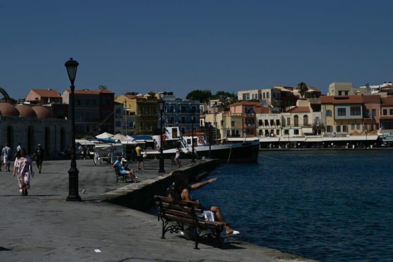 Τρόμος για 79χρονο στα Χανιά: Ο ανιψιός του με τη βοήθεια συνεργού αποπειράθηκε να του κλέψει 100.000 ευρώ