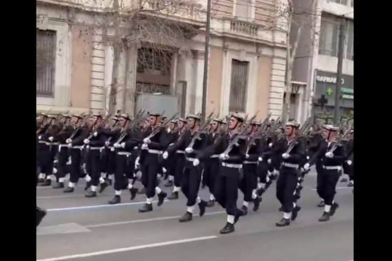Γεωργιάδης: «Μην πετροβολούμε τους δόκιμους υπαξιωματικούς από την παρέλαση – Είμαστε υπερήφανοι για τον πατριωτισμό τους»