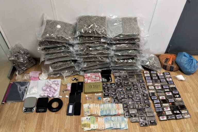 ΕΛ.ΑΣ.: Συνελήφθη Έλληνας, μέλος εγκληματικού δικτύου, για κατοχή και διακίνηση μεγάλων ποσοτήτων ναρκωτικών