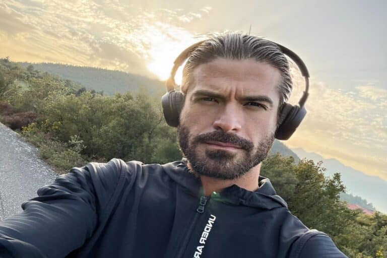 Άρης Μουγκοπέτρος: Επιτήδειοι χρησιμοποιούν το όνομά του για να αποσπάσουν χρήματα – Η ανάρτησή του