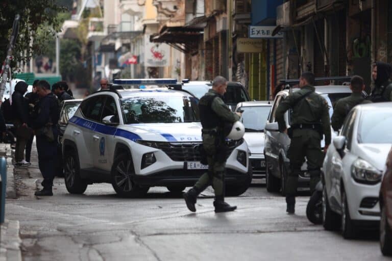 Ένοπλη ληστεία σε κατάστημα ΟΠΑΠ στις Αχαρνές – Η ιδιοκτήτρια κλείδωσε μέσα τους δράστες