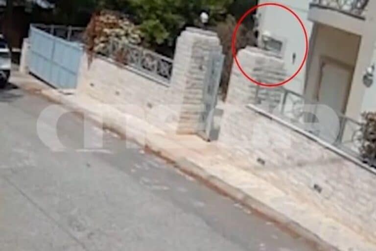 Καλύβια: Βίντεο-ντοκουμέντο από καταδίωξη σημασμένων διαρρηκτών – Πετούσαν μάρμαρα στους αστυνομικούς