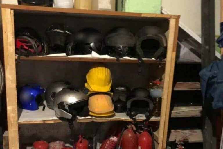 Ηράκλειο: Ολοκληρώθηκε επιχείρηση εκκένωσης κτηρίου που τελούσε υπό κατάληψη – Έξι συλλήψεις και τρεις προσαγωγές (εικόνες)