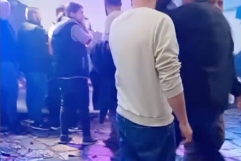 Άρης Μουγκοπέτρος: Βίντεο-ντοκουμέντο μετά τον τραυματισμό του από κροτίδα – «Δεν σώθηκαν δύο δάχτυλα δυστυχώς»