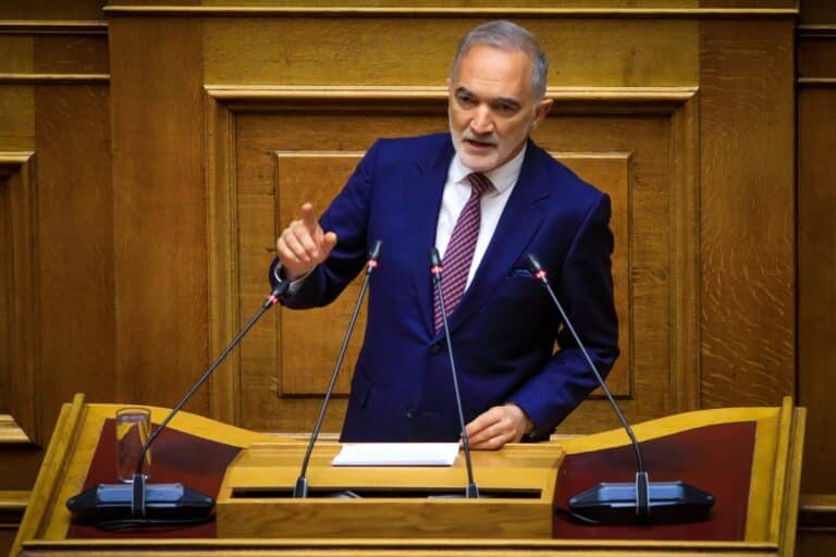 Σαλμάς: «Η ζωή δεν τελειώνει στον Μητσοτάκη» – Τι είπε για τις αυξήσεις στους ένστολους