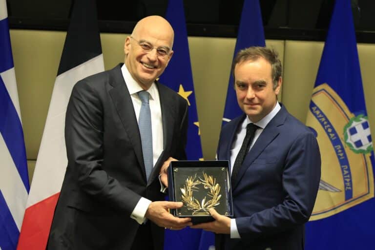 Η Ελλάδα αποκτά 16 πυραύλους Exocet – Τι περιλαμβάνει η συμφωνία Δένδια και Λεκορνί (βίντεο)